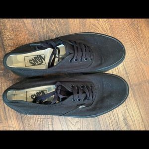 Men’s Black Vans size 9